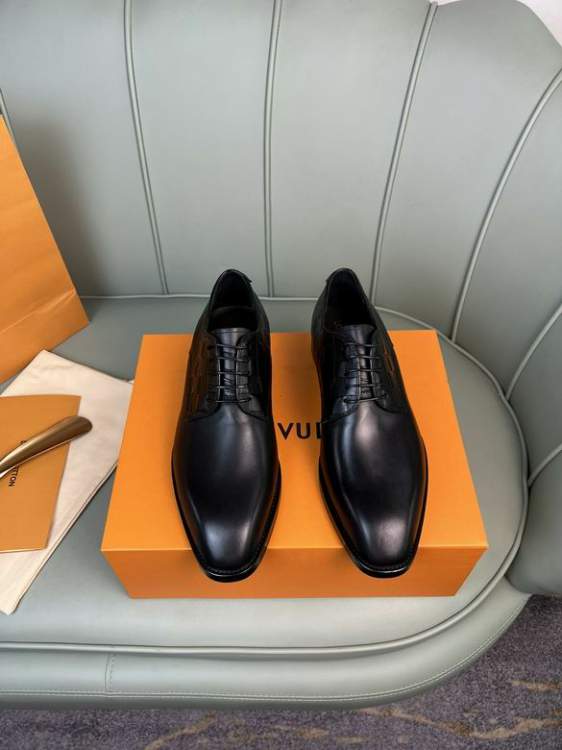 Picture of Louis Vuitton Shoes _SKULVsz38-440610113852